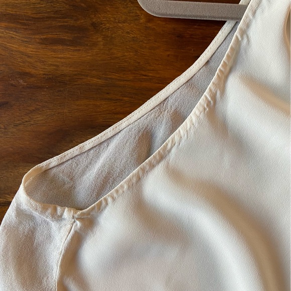 WILFRED. 100% Silk. Size Medium. Color: Ivory. - Picture 5 of 8